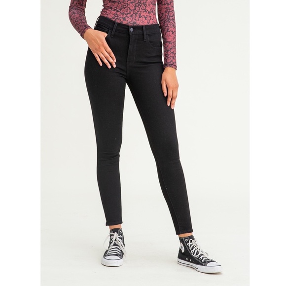 Levi's Denim - Levi‘s high rise jeans size 25